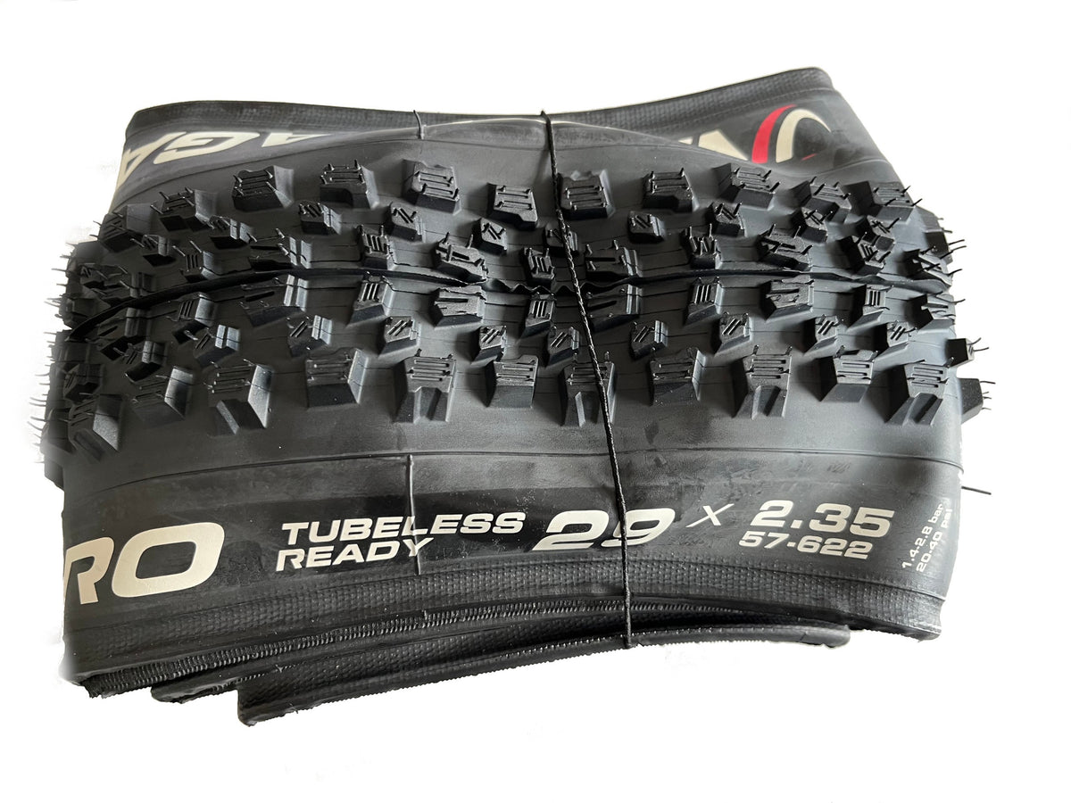 Pneu Vittoria Agarro 29x2.35 TLR full black 60TPI